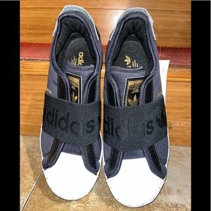 Adidas superstar slip on shoes size girls 4 NWT